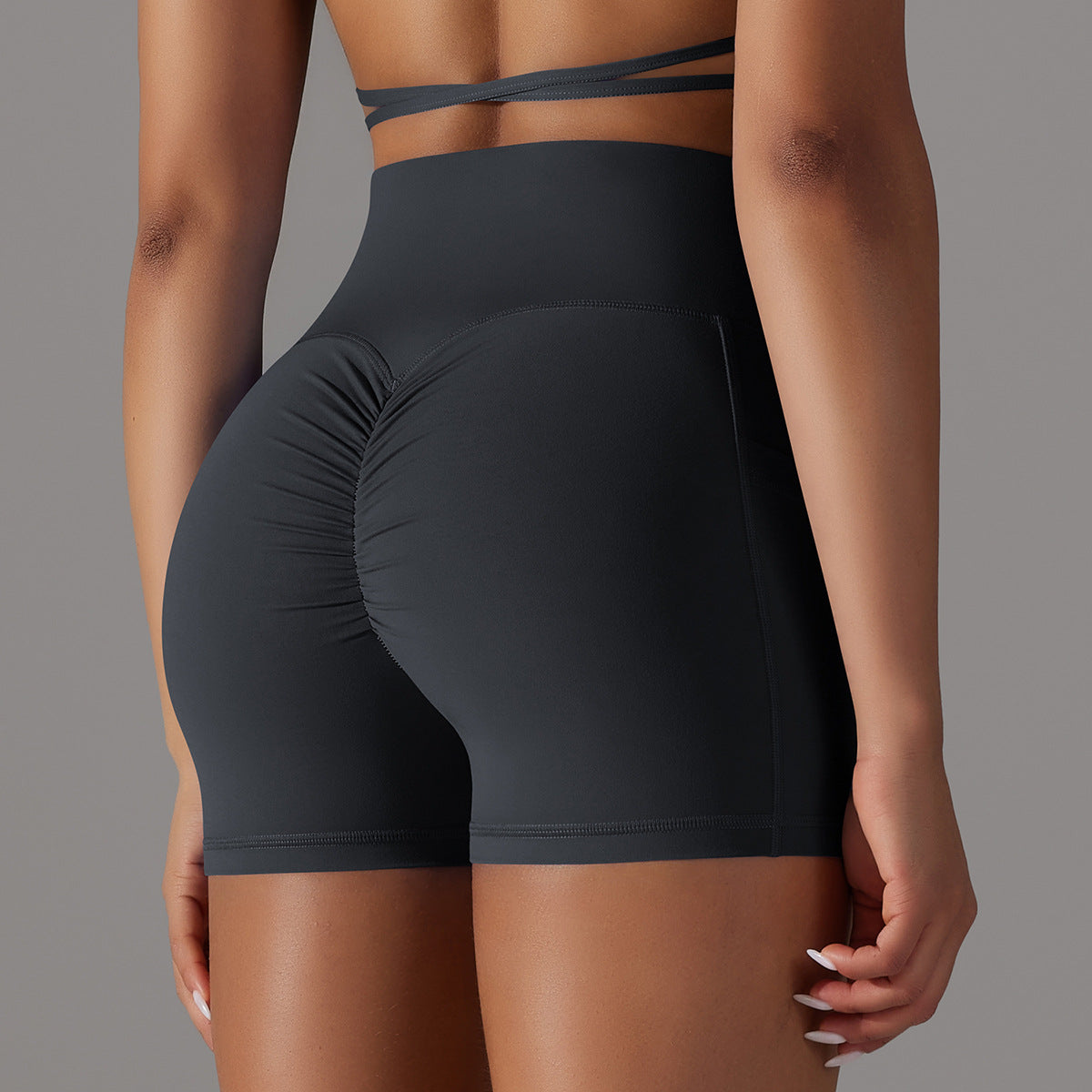 Shorts de yoga avec conception de poche de téléphone pantalons de sport pour femmes