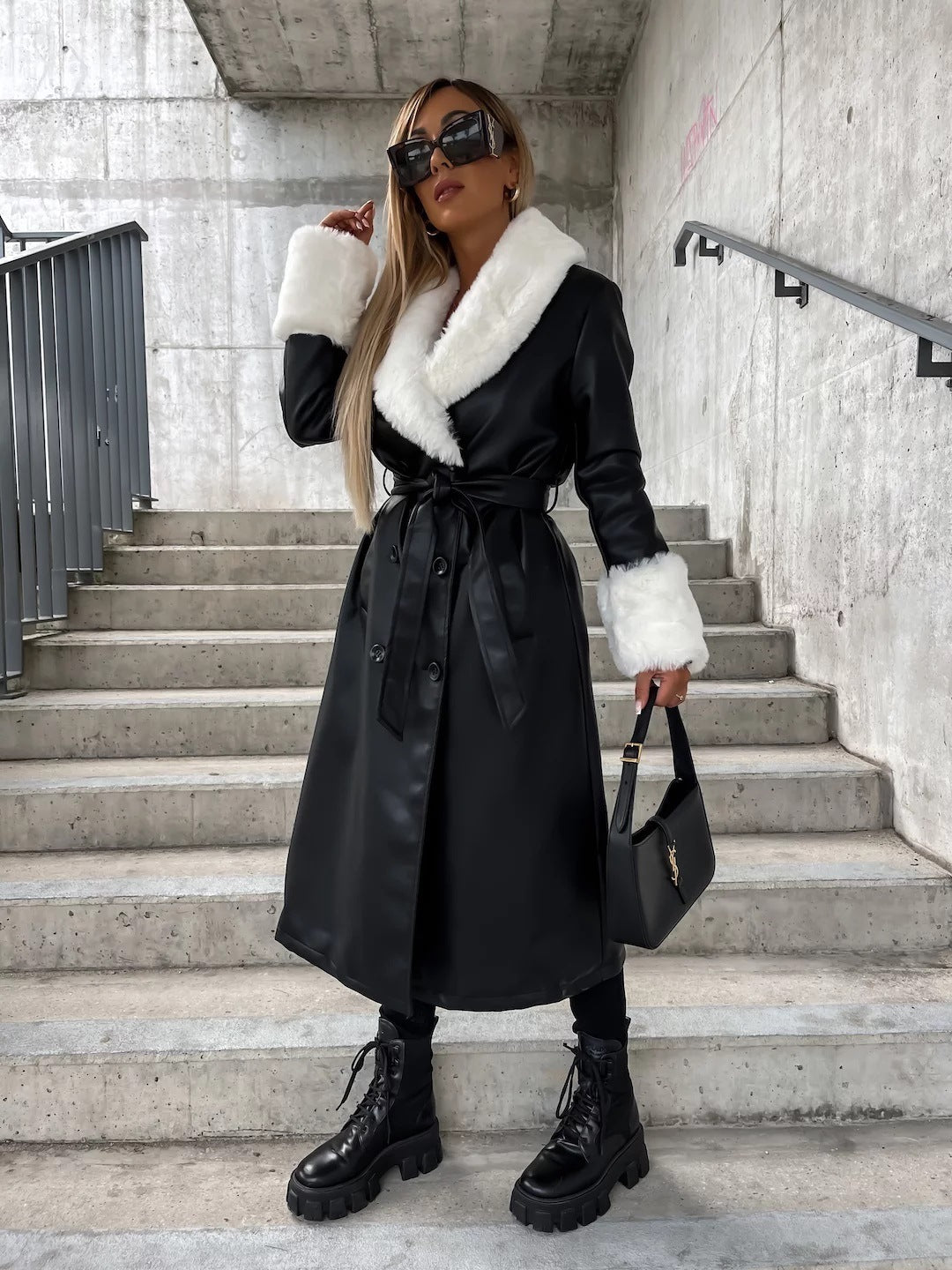 Manteau en cuir ample à lacets