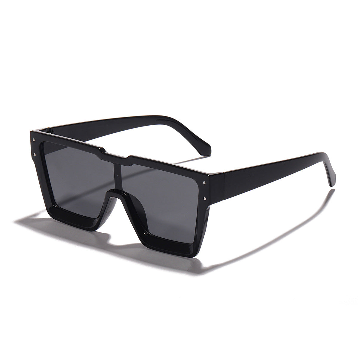 Large rim sunglasses,